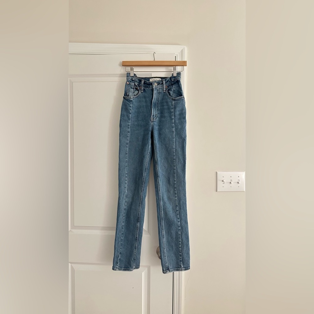 Abercrombie & Fitch 90s straight Ultra High Rise